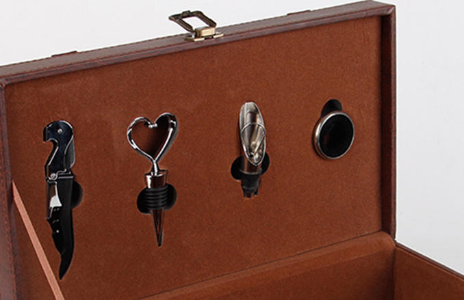 精致酒具 精致的紅酒酒具