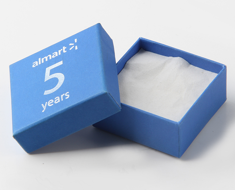 耳環(huán)的包裝盒如果在訂做時使用快速固著的油墨，效率1倍以上！