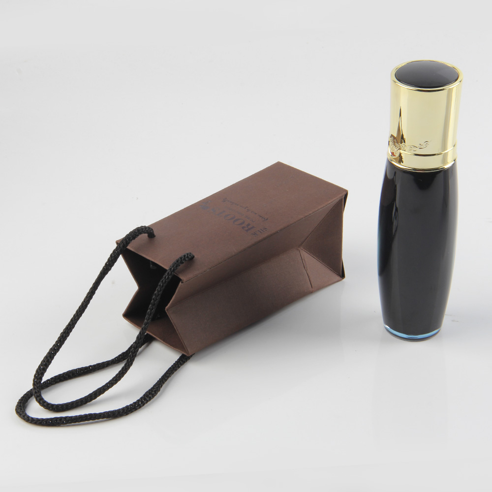 充電器的產(chǎn)品這么小紙袋是不是也該做這么小呢？