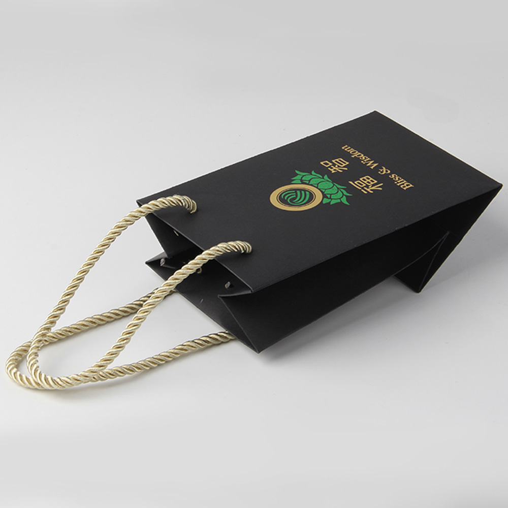 珠寶首飾紙袋設(shè)計(jì)為何避免使用特種紙呢 珠寶首飾紙袋設(shè)計(jì)為何避免使用特種紙呢